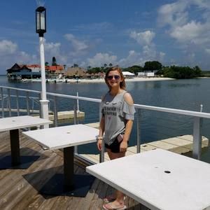 Meet your Posher, Alexis